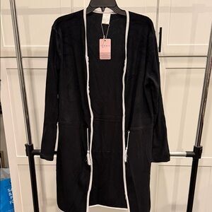 Serra Black and White cover up